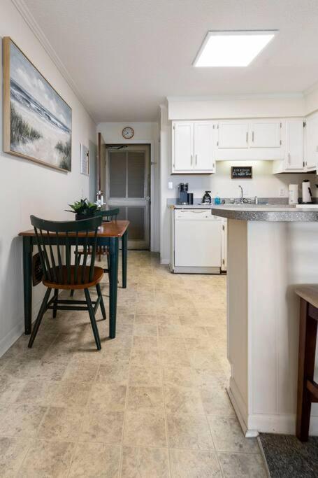 Great Beach Getaway! Apartment Миртъл Бийч Екстериор снимка